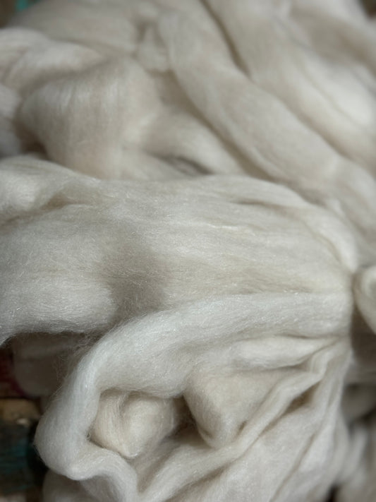 Merino 19.5 Cashmere Eri Peace Silk Roving-Beige