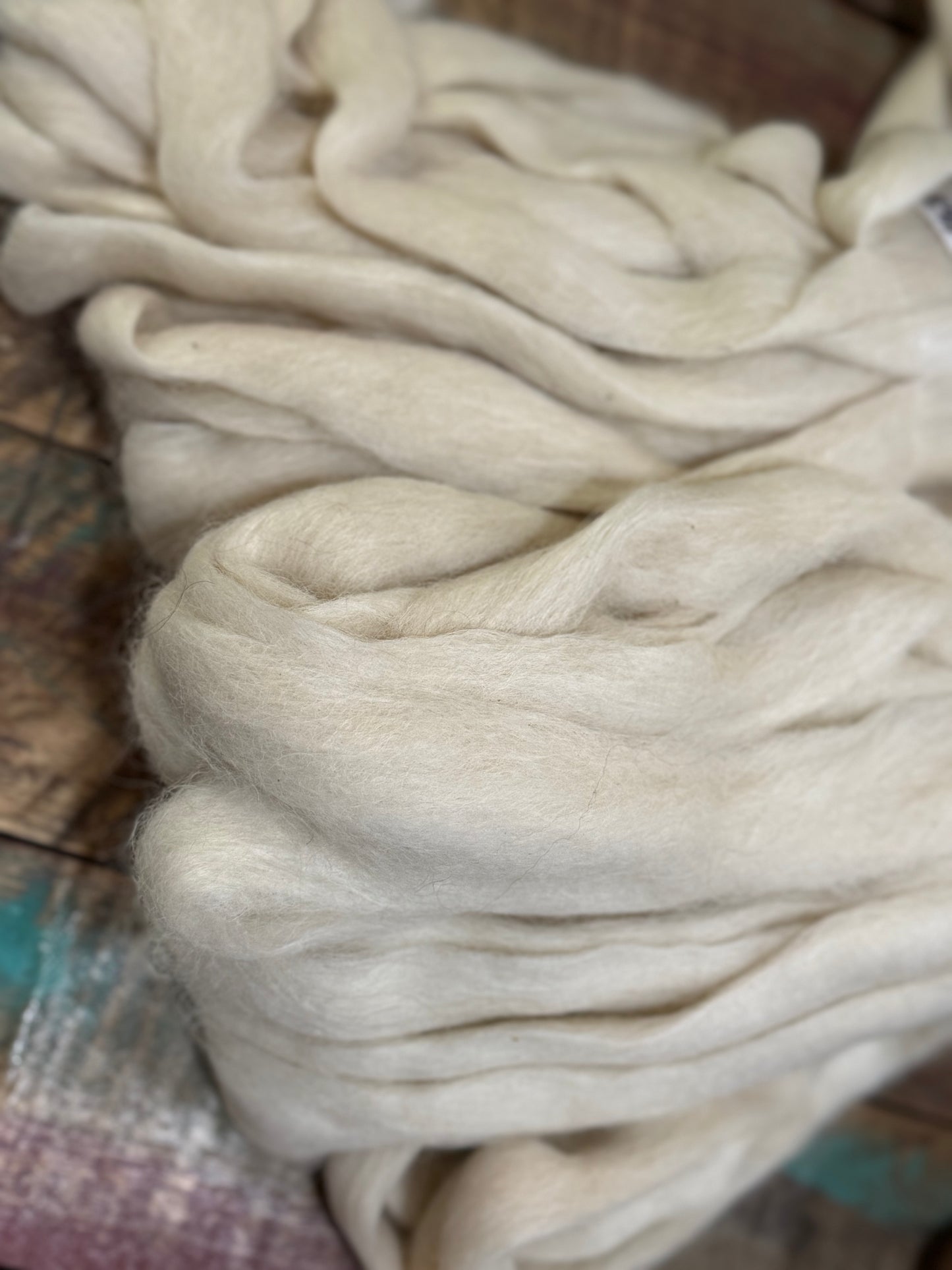 Suri Roving-White