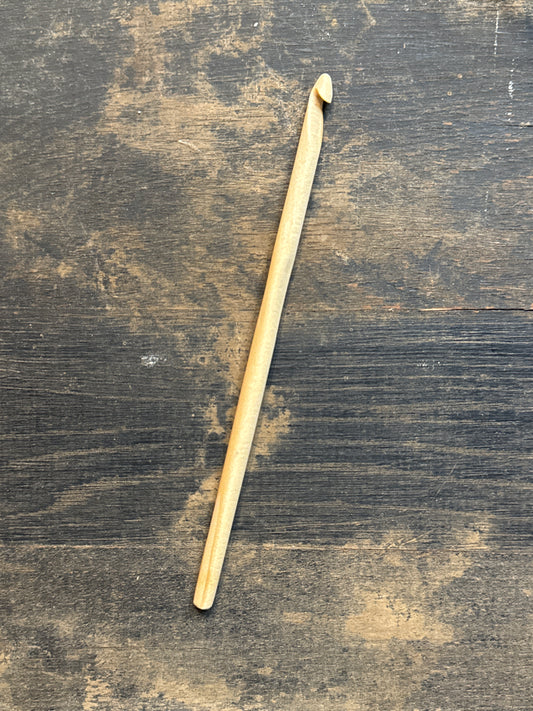 Crochet Hook 5.5mm(I)-White Pine (Stabilized)