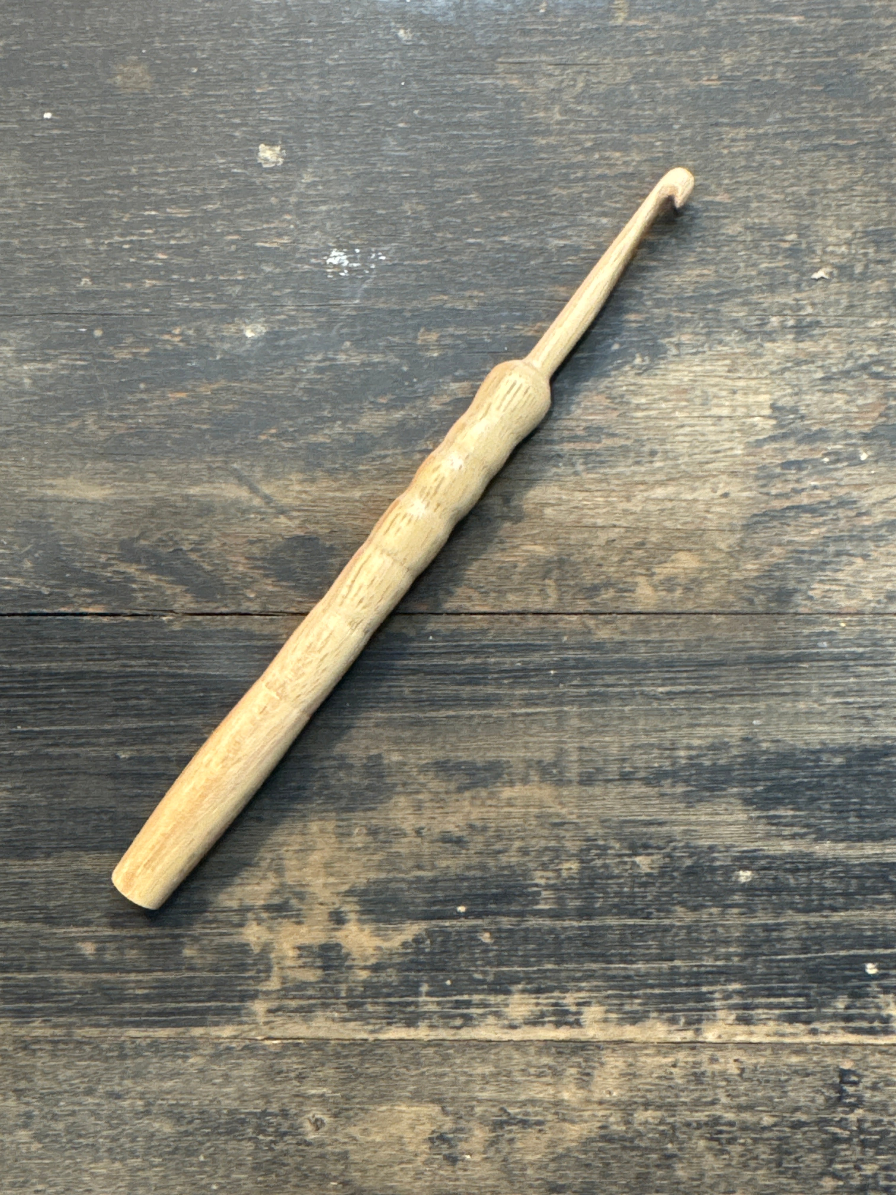 Crochet Hook 5mm(H)-Pecan