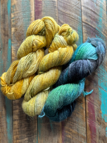 DK Huacaya Alpaca Acrylic Halo