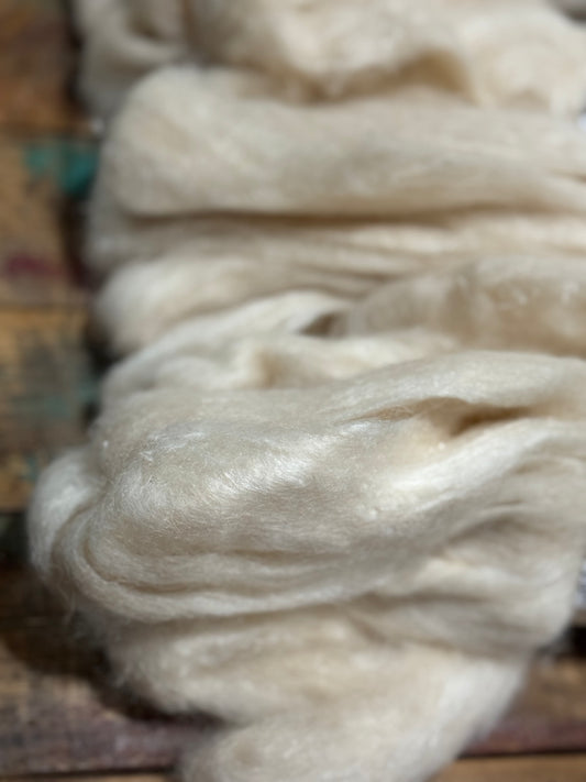 Huacaya Alpaca Mohair Eri Peace Silk Roving-Light Beige