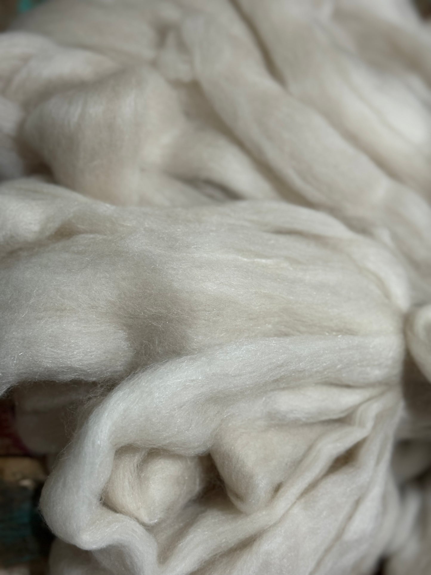Merino 19.5 Cashmere Eri Peace Silk Roving-Beige