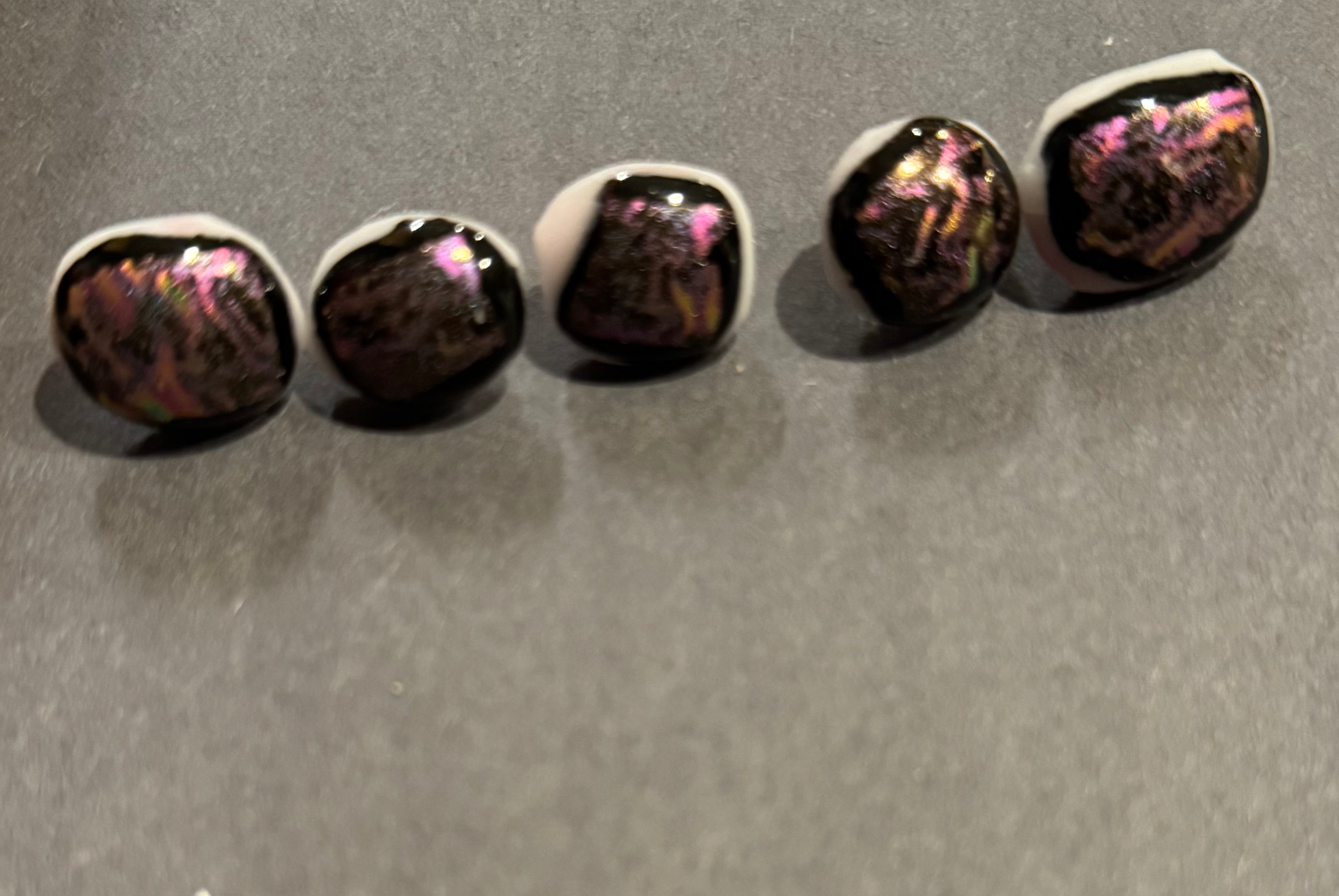 RECYCLED FUSED GLASS-MEDIUM BUTTON