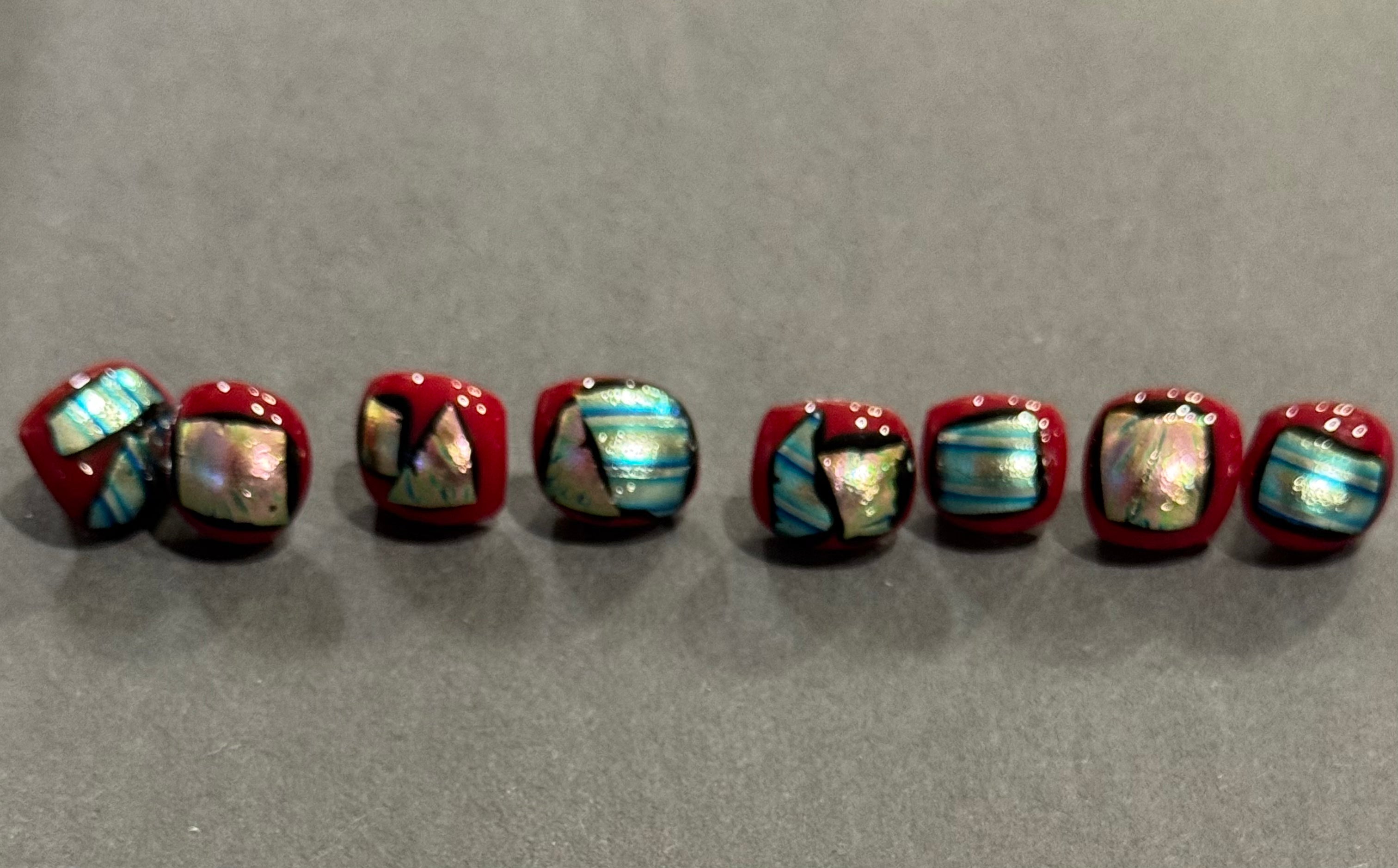 RECYCLED FUSED GLASS-MEDIUM BUTTON