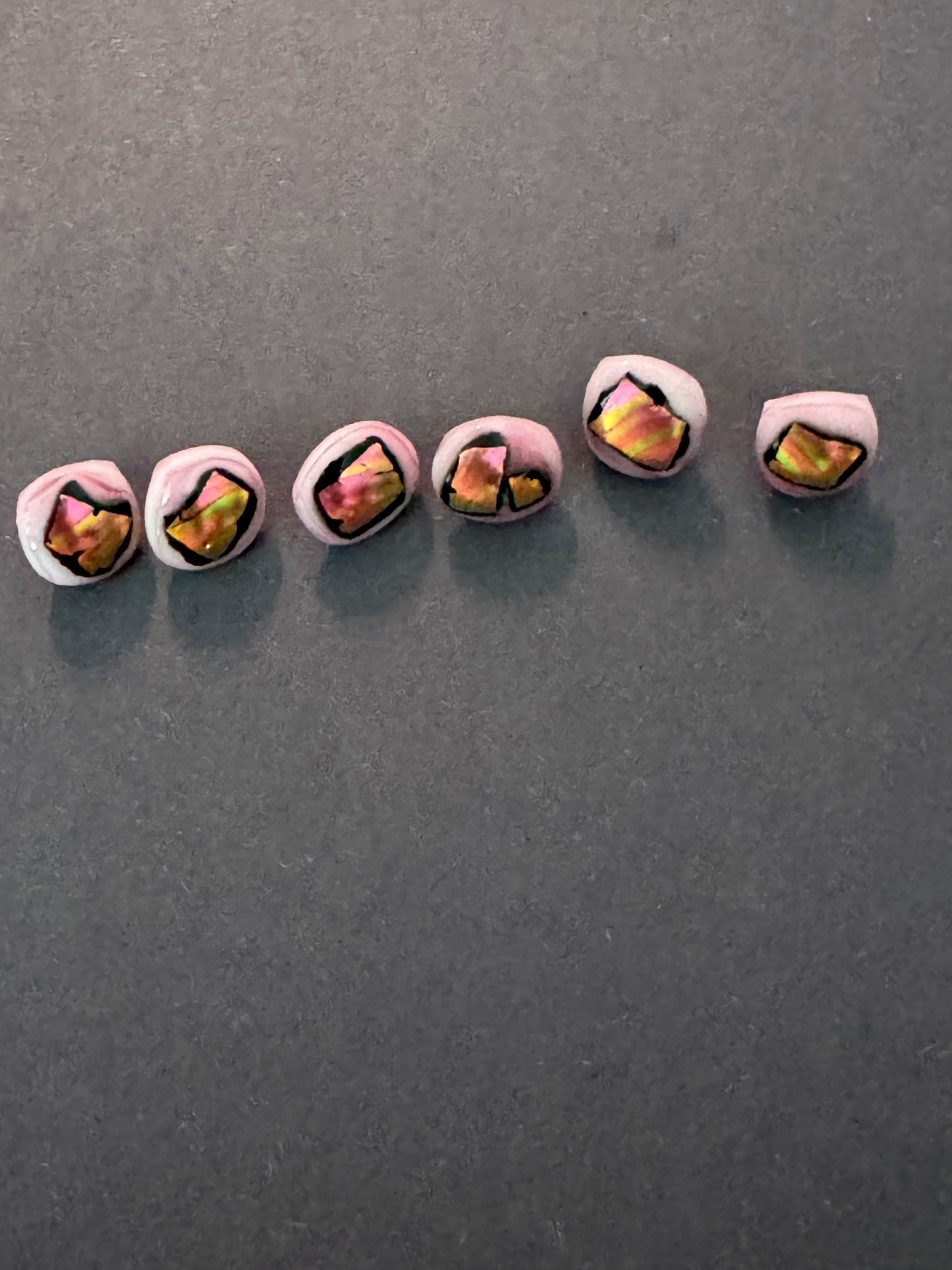 RECYCLED FUSED GLASS-MEDIUM BUTTON