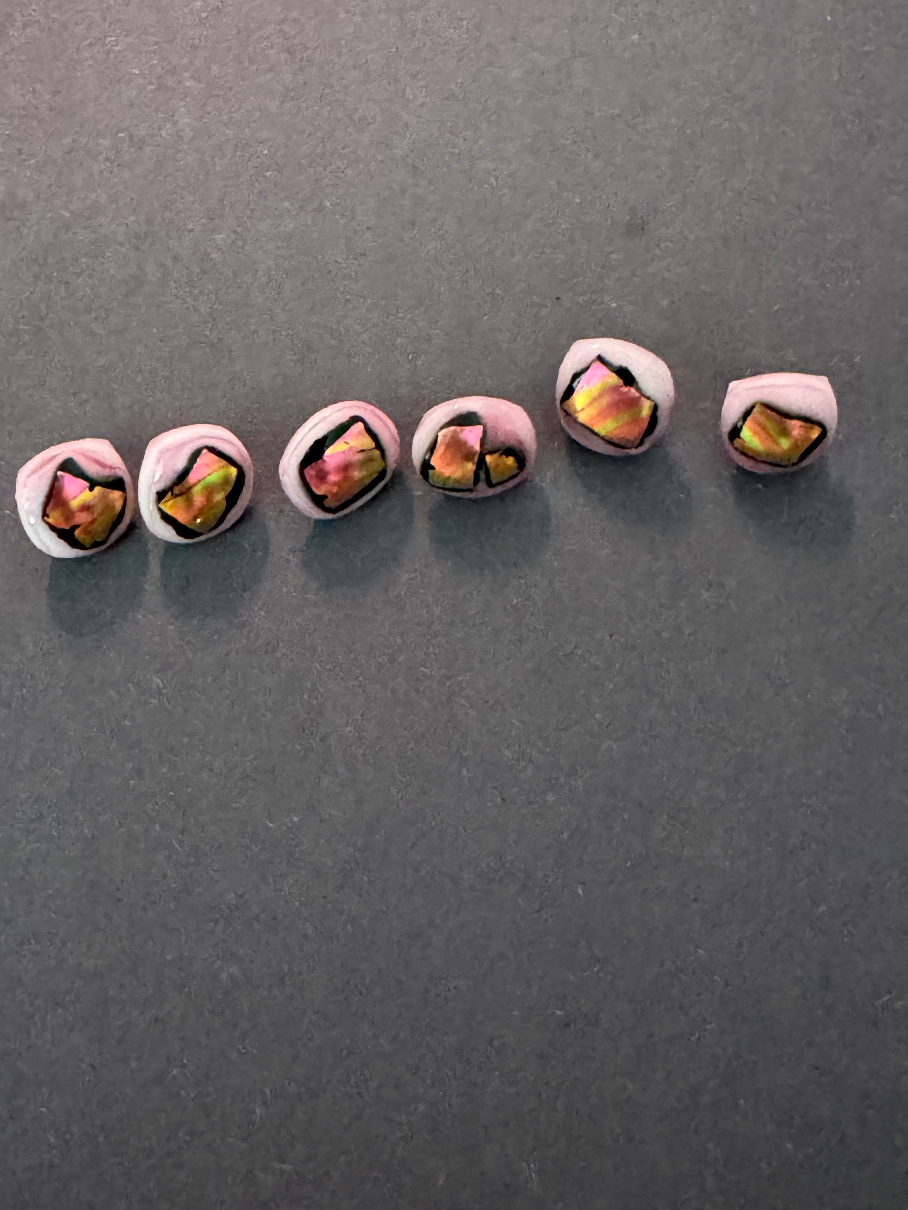 RECYCLED FUSED GLASS-MEDIUM BUTTON